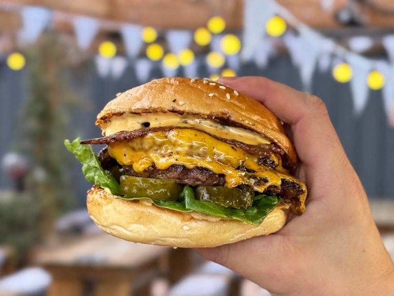 Famous for their rich burger sauce, crisp toppings and freshly cooked fries, 1885 Burgers has become a firm favourite across Oxfordshire